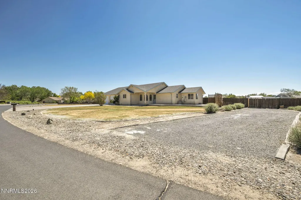 1221 Golden Park Fallon NV 89406