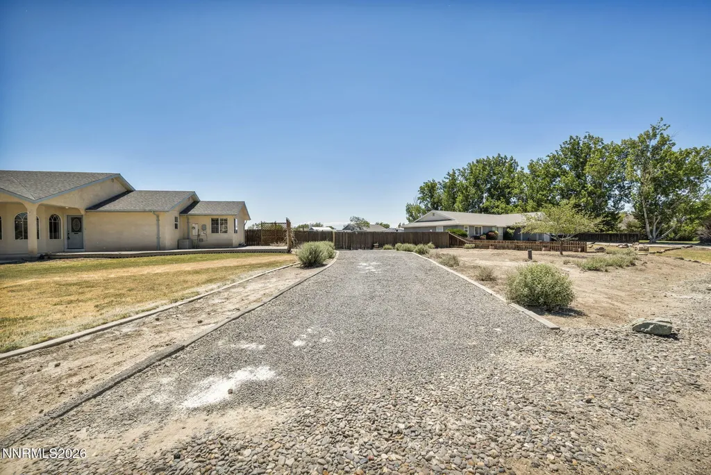 1221 Golden Park Fallon NV 89406