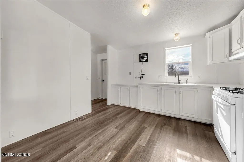 2585 Rawhide Silver Springs NV 89429