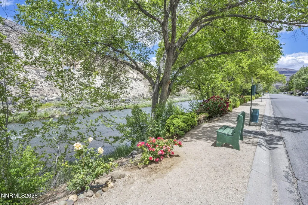 191 Ave De La D'emerald Sparks NV 89434
