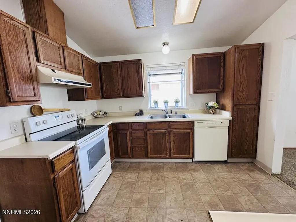 1182 Blue Lakes Reno NV 89523