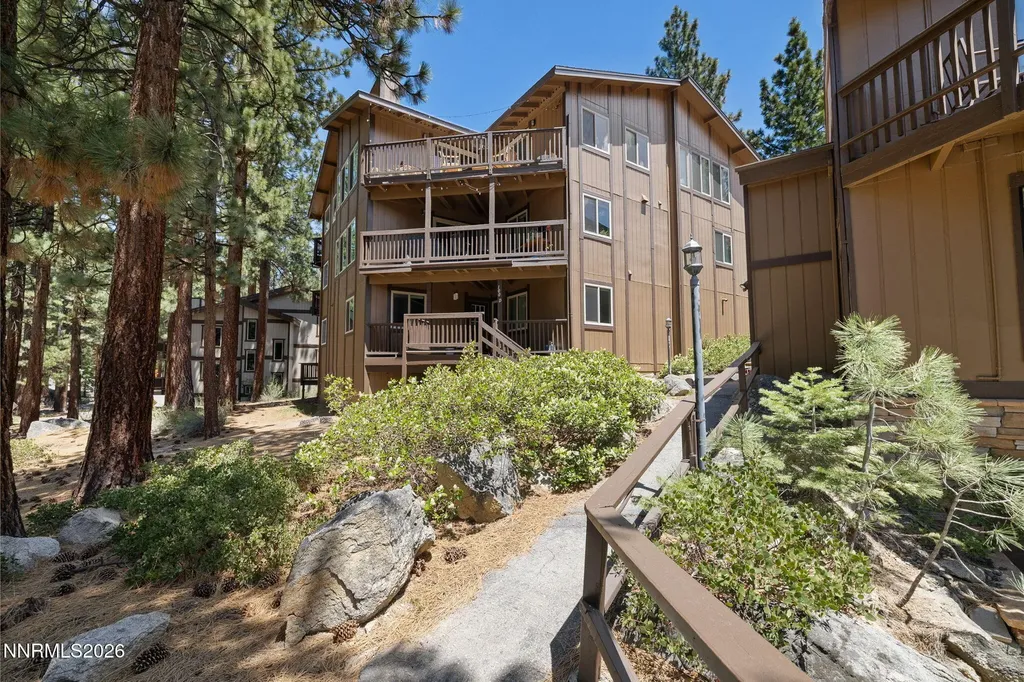 100 Lake Village Stateline NV 89449