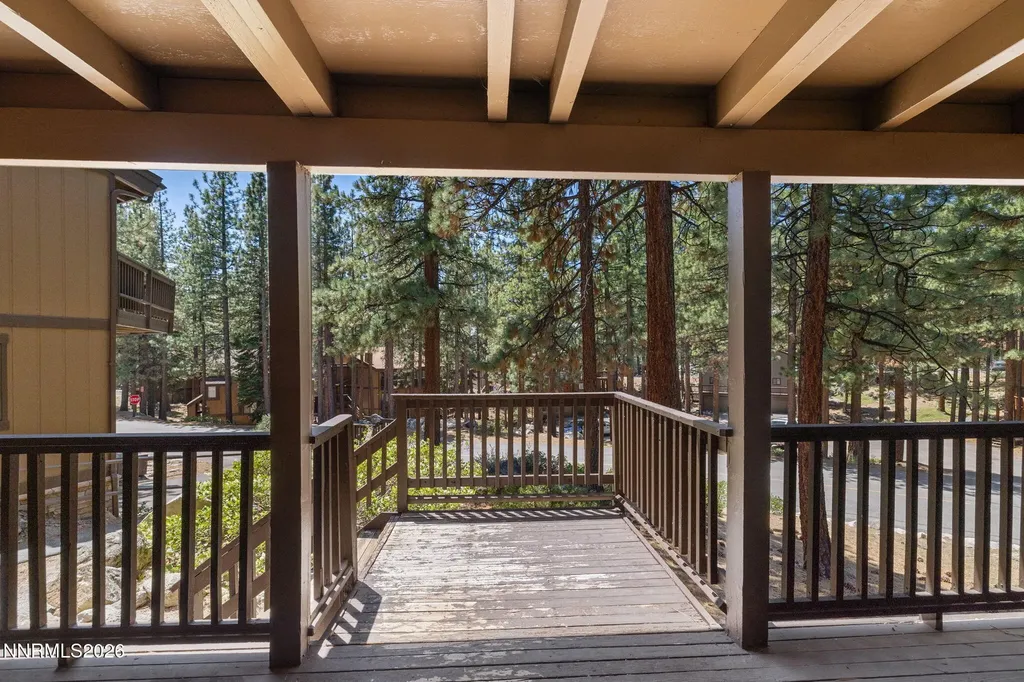 100 Lake Village Stateline NV 89449