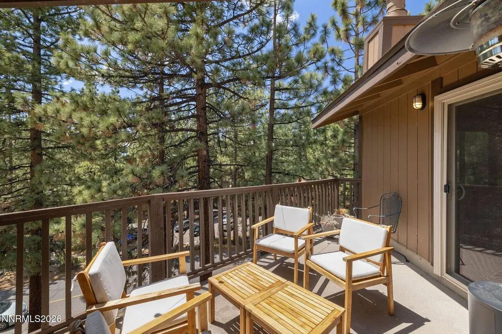 100 Lake Village Stateline NV 89449