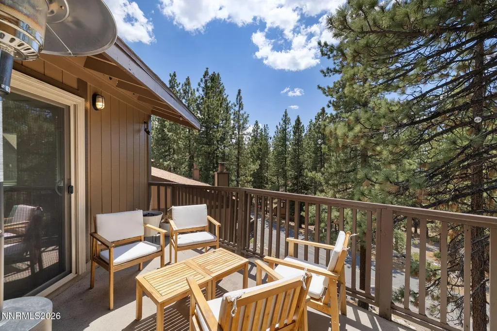 100 Lake Village Stateline NV 89449