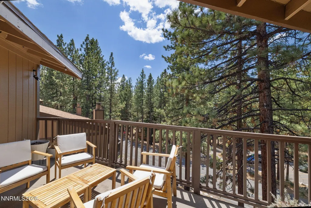 100 Lake Village Stateline NV 89449