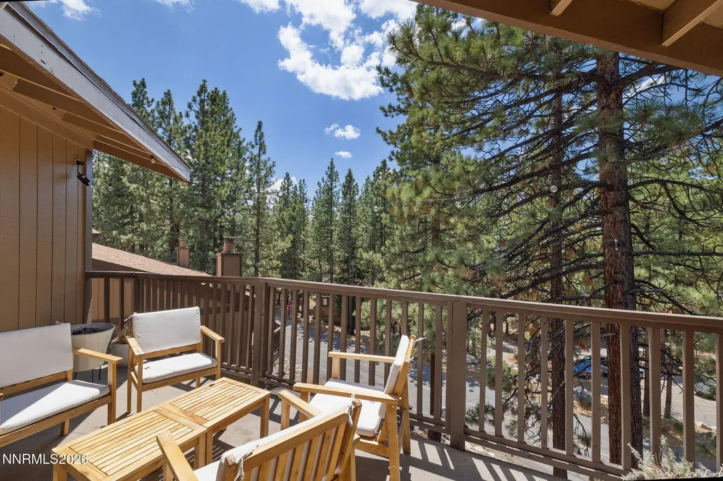 100 Lake Village Stateline NV 89449