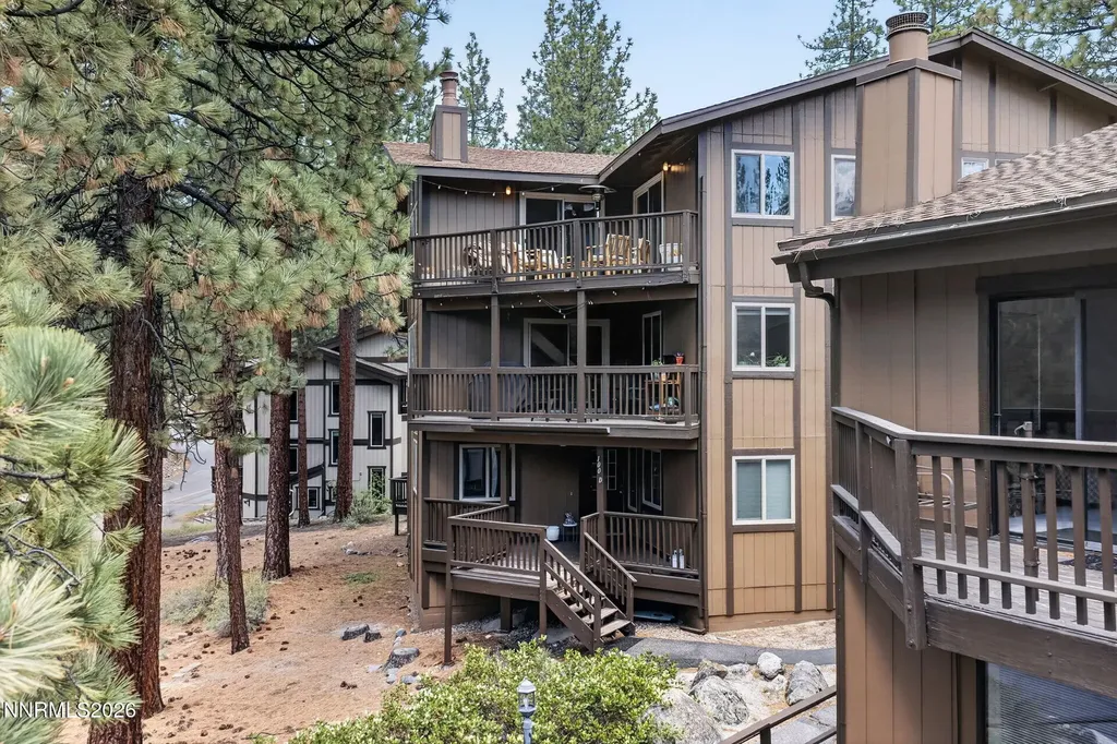 100 Lake Village Stateline NV 89449