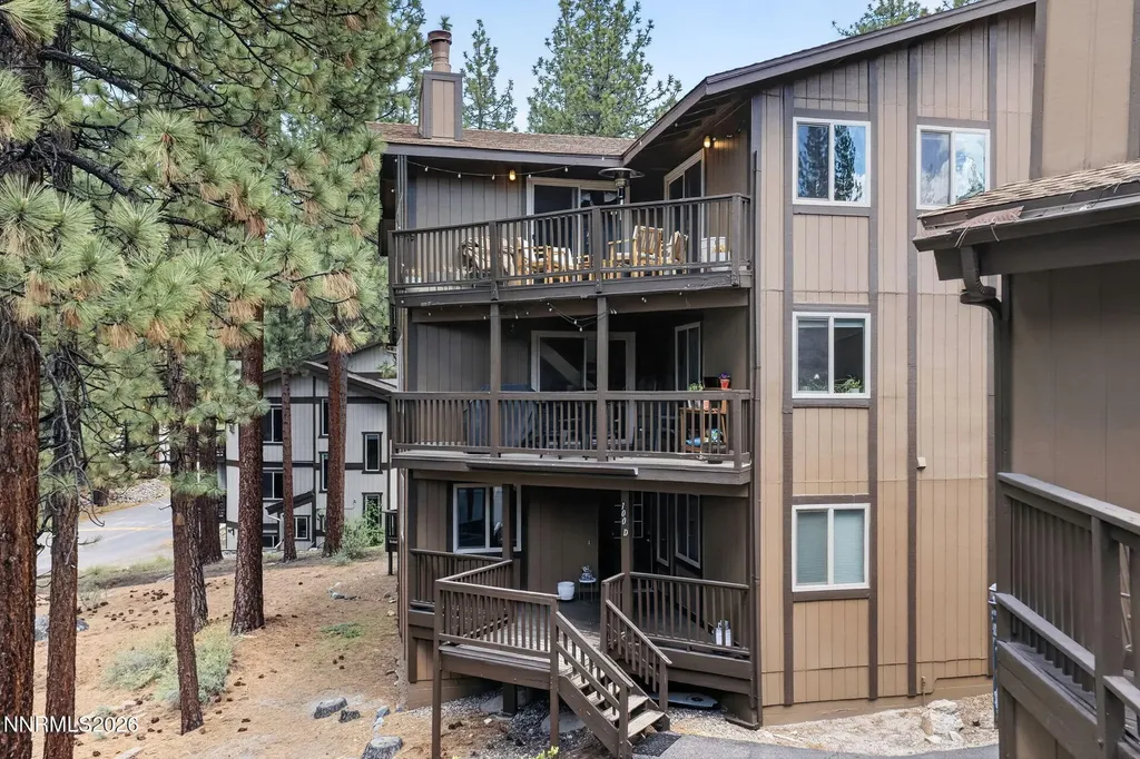 100 Lake Village Stateline NV 89449