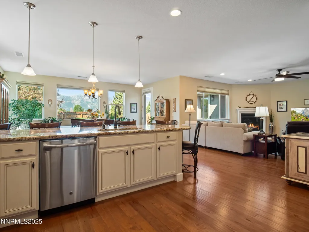 1221 Lasso Gardnerville NV 89410
