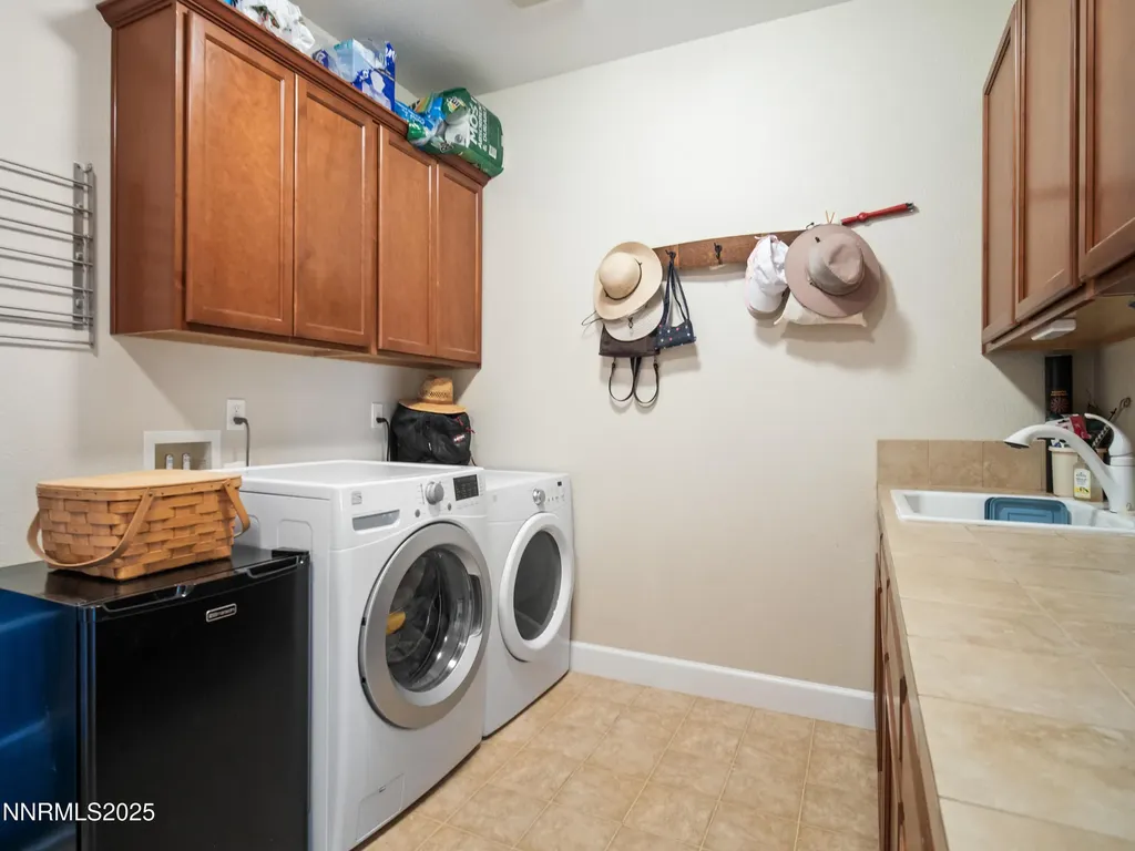 1221 Lasso Gardnerville NV 89410