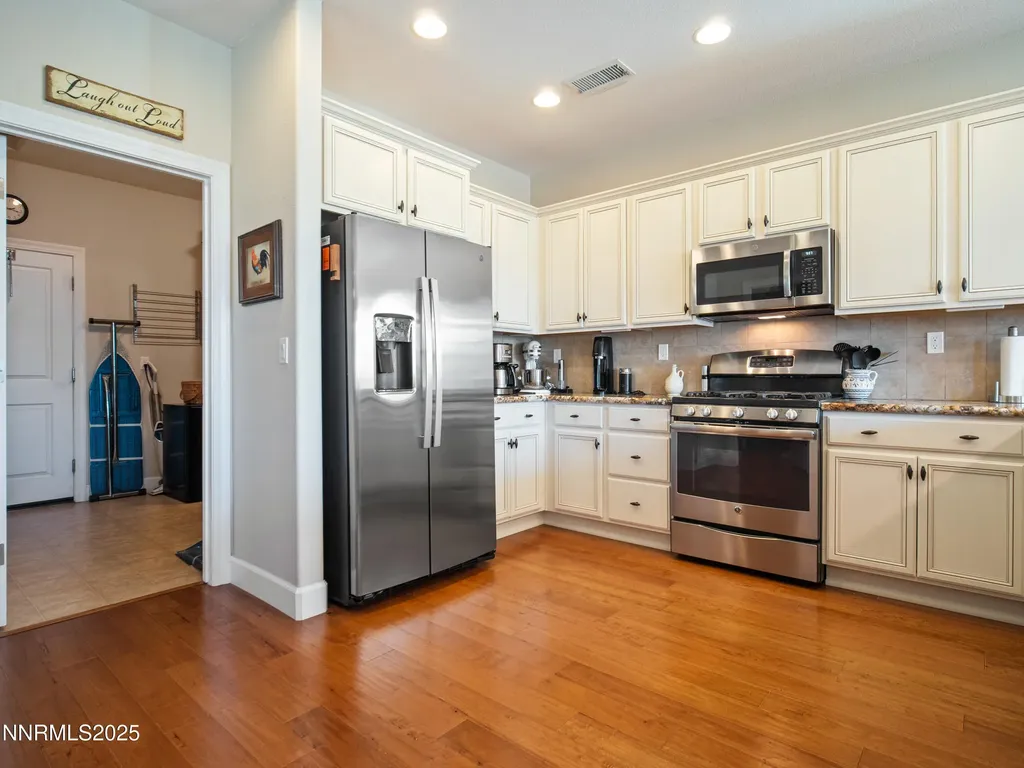 1221 Lasso Gardnerville NV 89410