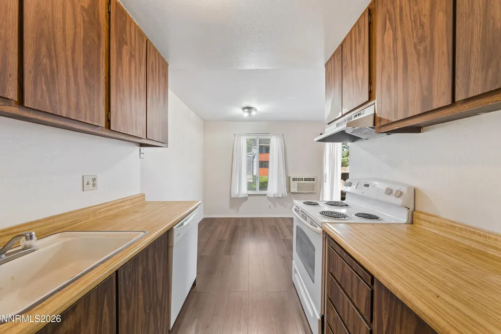 4602 Neil Reno NV 89502