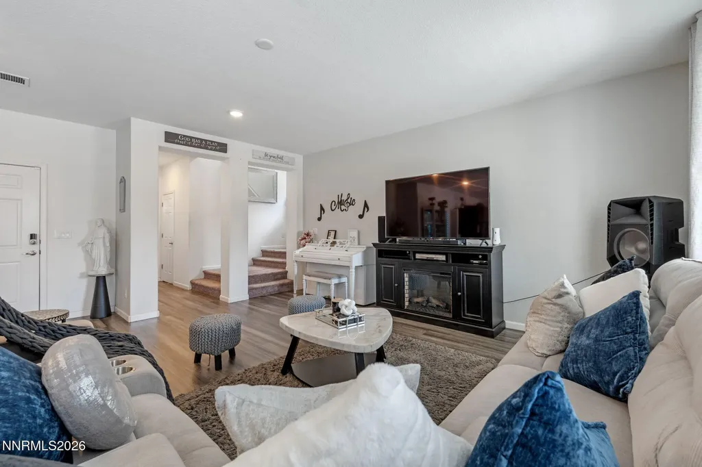 8015 Flint Springs Sun Valley NV 89433