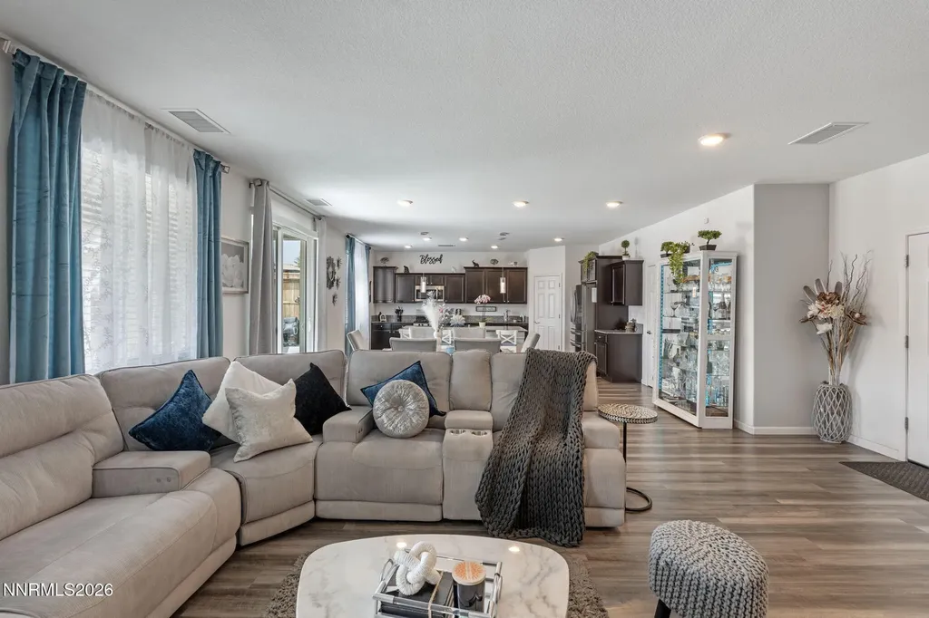 8015 Flint Springs Sun Valley NV 89433