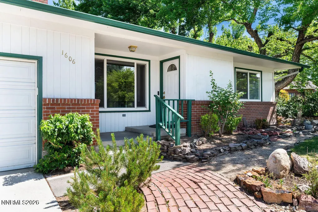 1606 Knoll Reno NV 89509