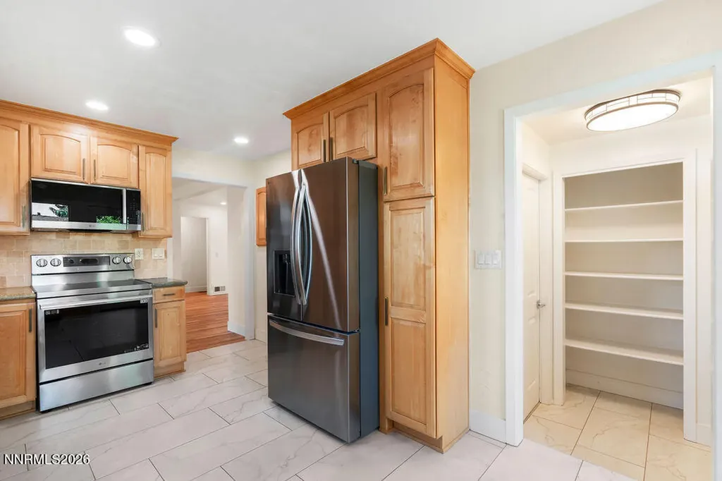 1606 Knoll Reno NV 89509