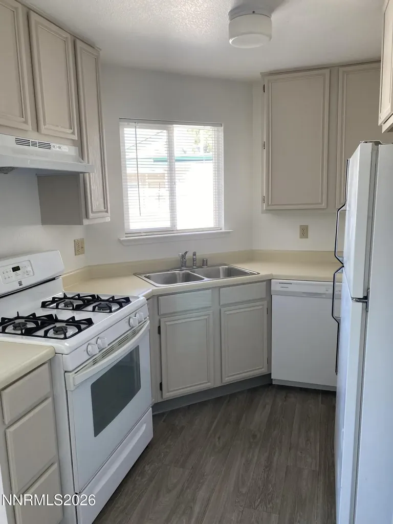 2655 Sycamore Glen Sparks NV 89434