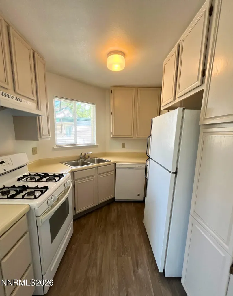 2655 Sycamore Glen Sparks NV 89434