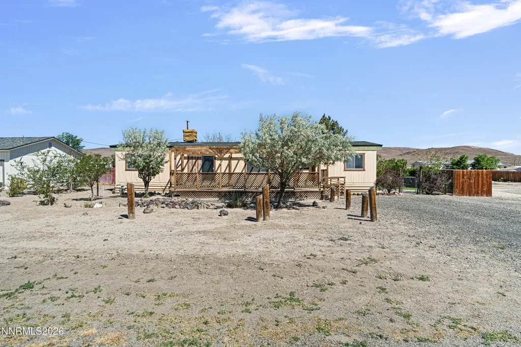 1790 Pueblo Silver Springs NV 89429