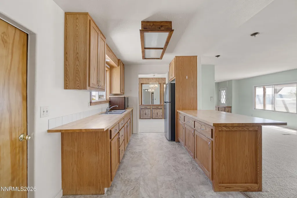 1790 Pueblo Silver Springs NV 89429