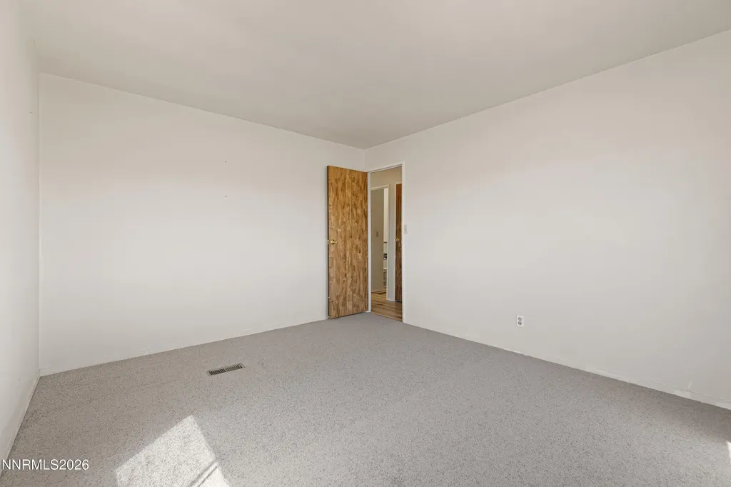 1790 Pueblo Silver Springs NV 89429