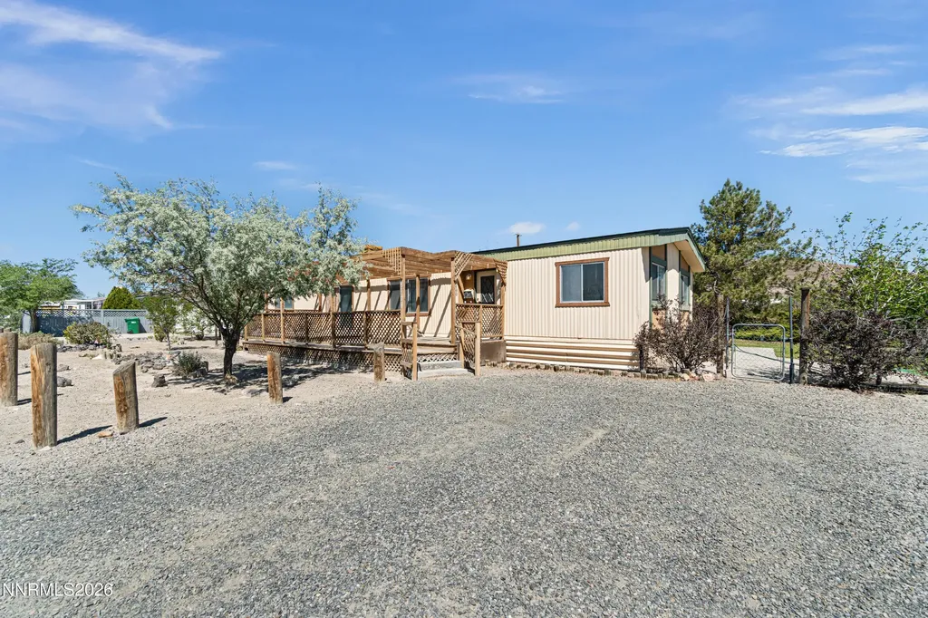 1790 Pueblo Silver Springs NV 89429