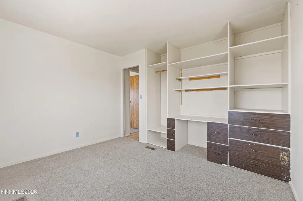 1790 Pueblo Silver Springs NV 89429