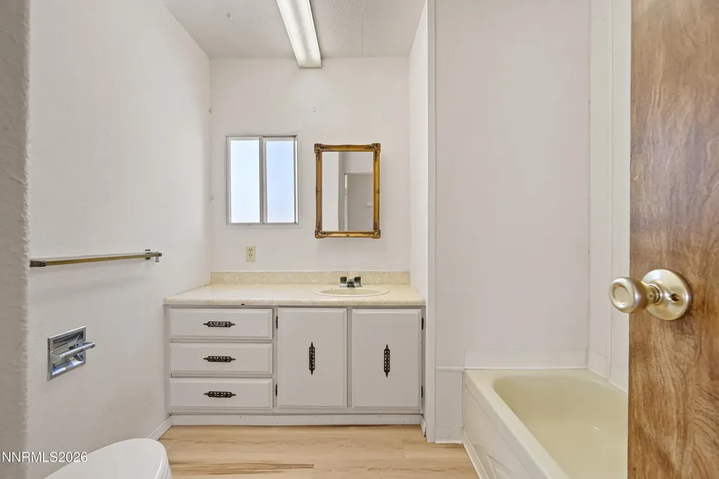 1790 Pueblo Silver Springs NV 89429