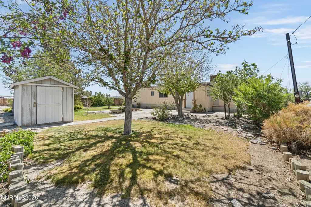 1790 Pueblo Silver Springs NV 89429