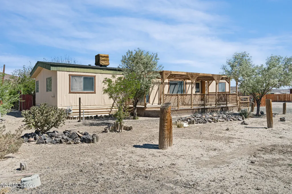 1790 Pueblo Silver Springs NV 89429