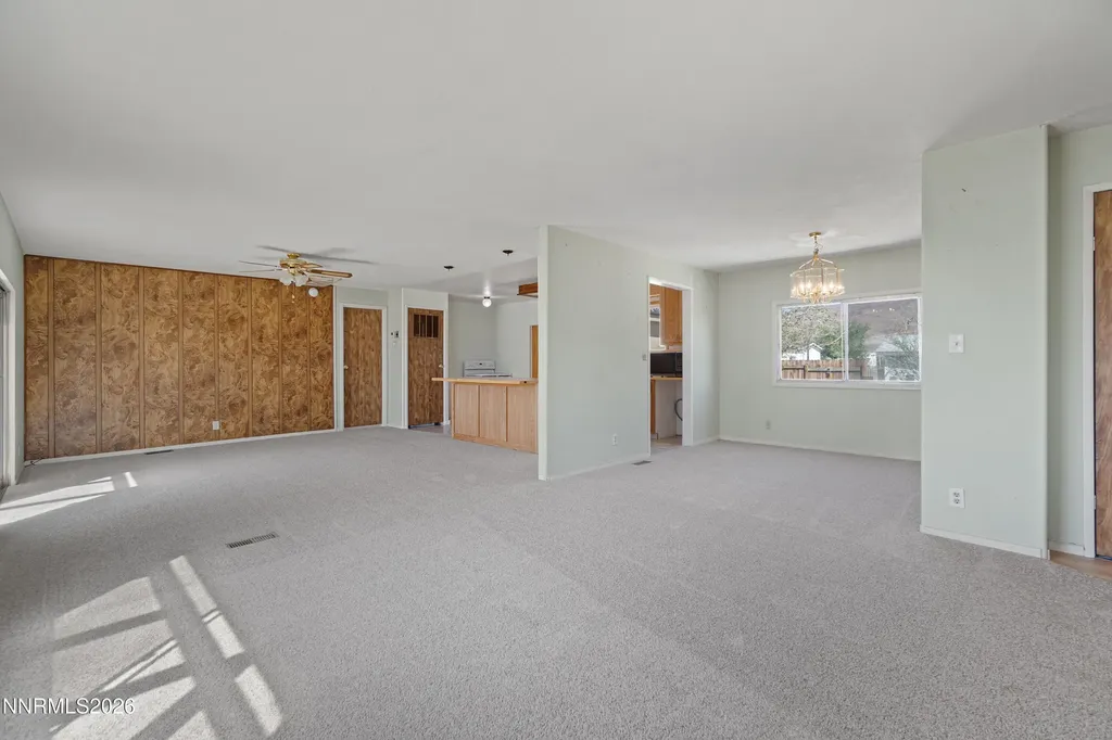 1790 Pueblo Silver Springs NV 89429