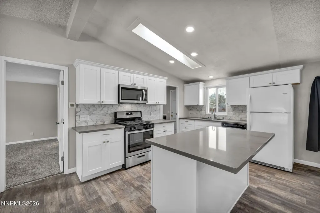 1090 Green Valley Fernley NV 89408