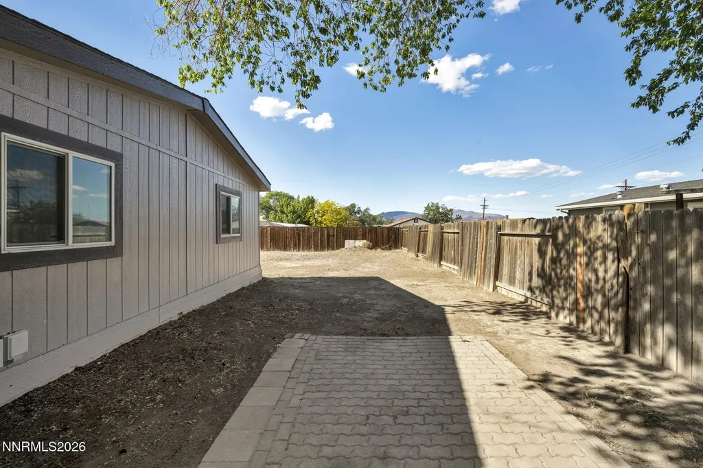 1090 Green Valley Fernley NV 89408