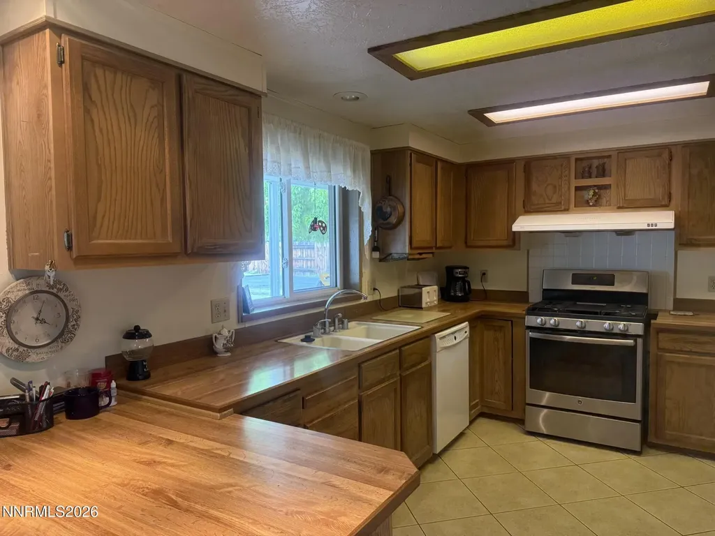 17465 Fantail Reno NV 89508