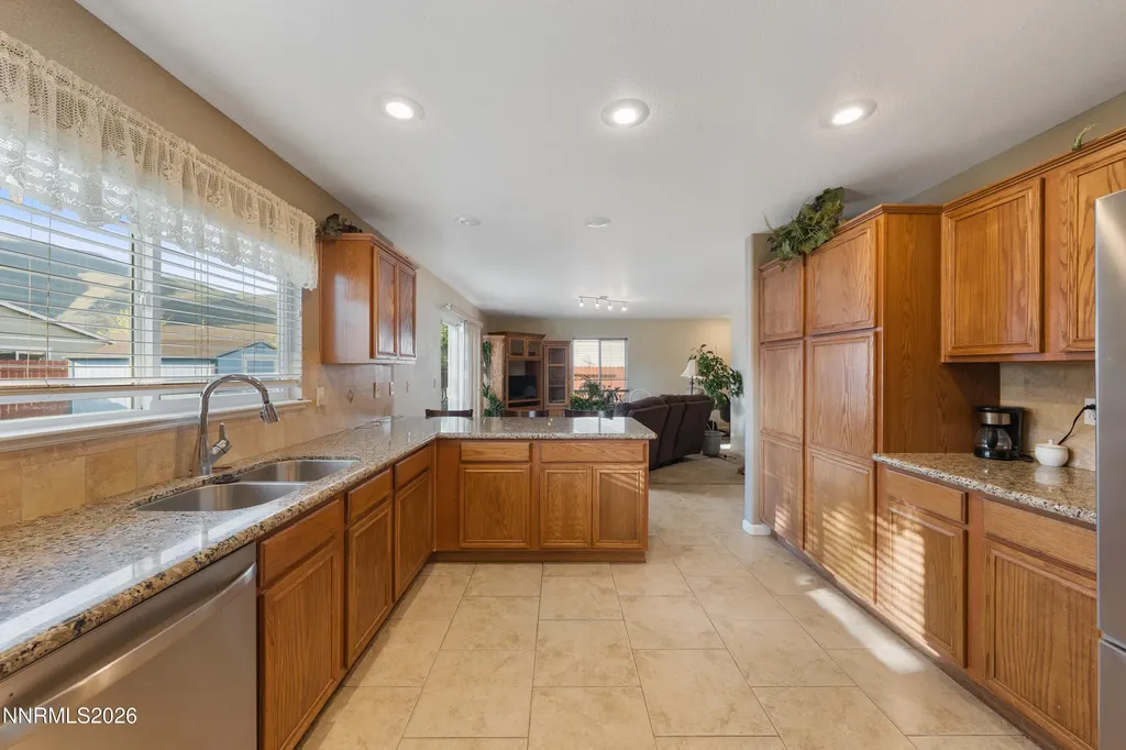 18235 Pin Oak Reno NV 89508