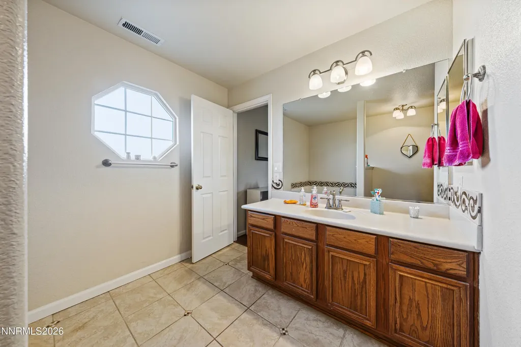 18235 Pin Oak Reno NV 89508