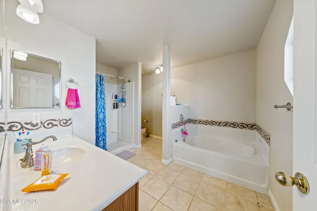 18235 Pin Oak Reno NV 89508