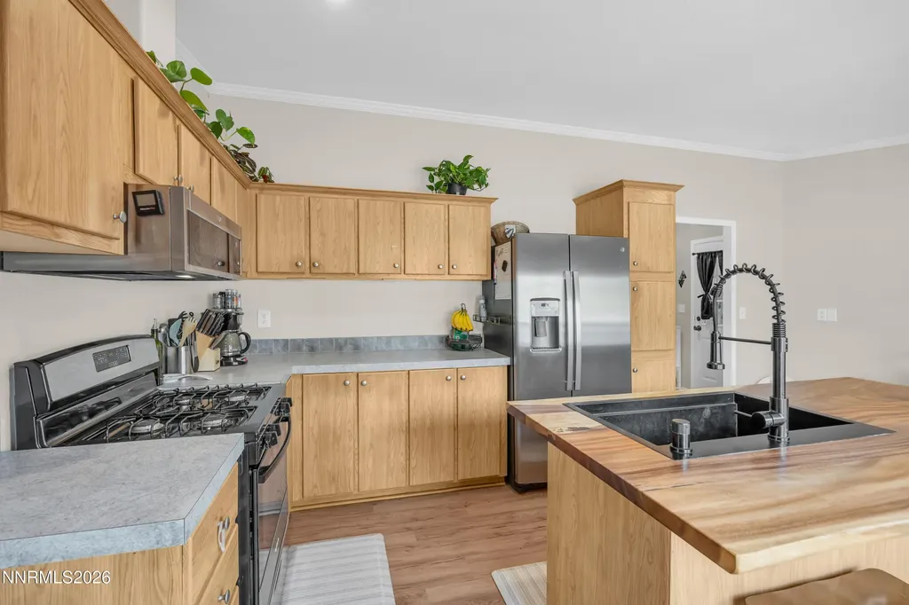5084 Emery Reno NV 89506