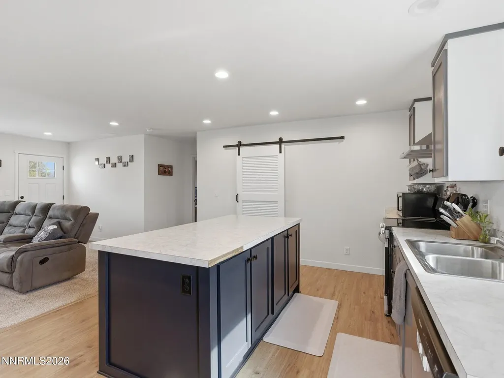 2815 Pueblo Silver Springs NV 89429