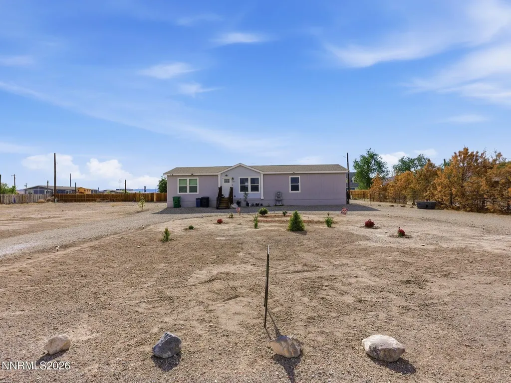 2815 Pueblo Silver Springs NV 89429