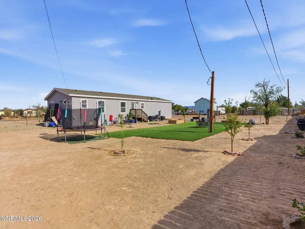 2815 Pueblo Silver Springs NV 89429
