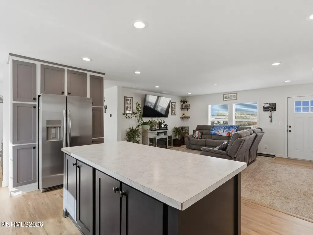 2815 Pueblo Silver Springs NV 89429