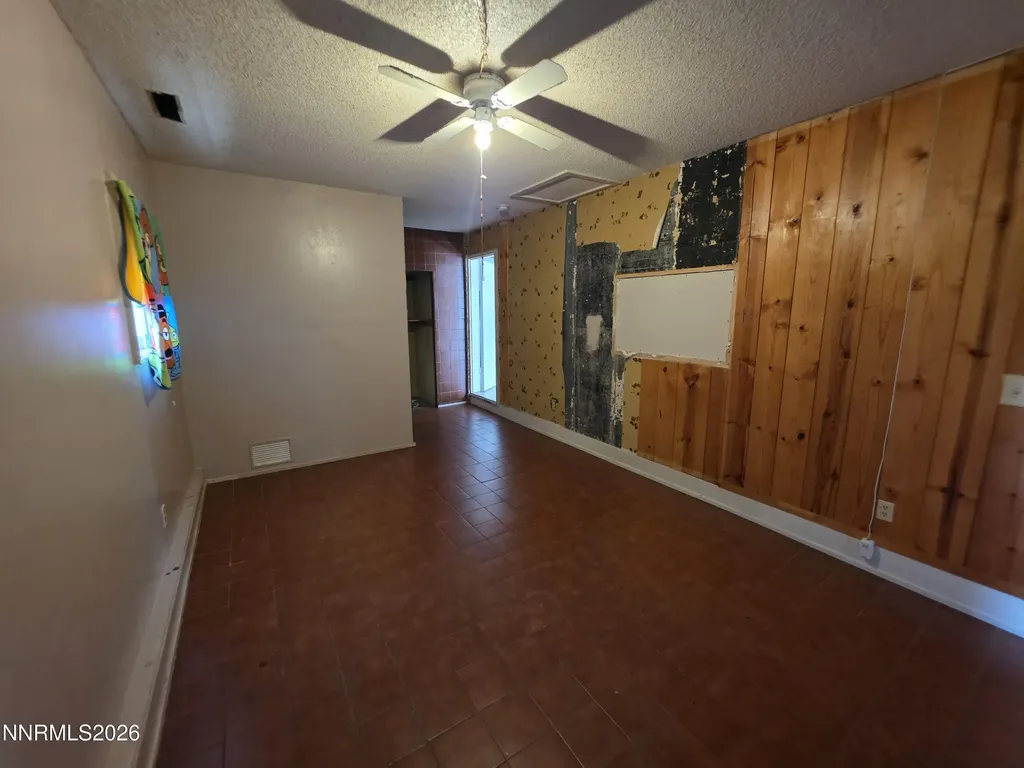 1570 Teakwood Sparks NV 89431