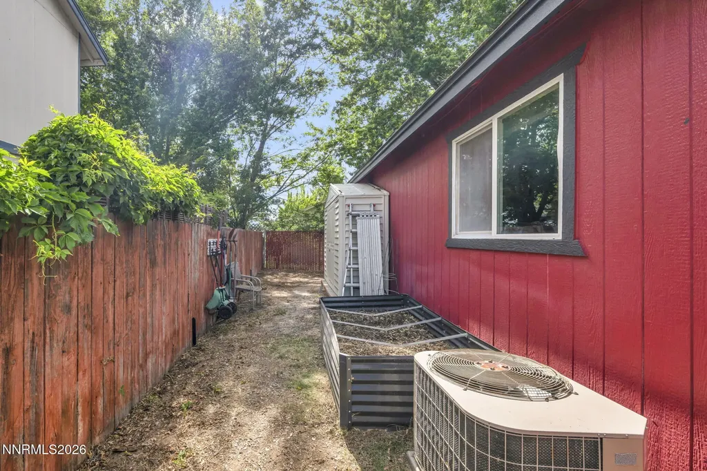 2434 Fieldcrest Carson City NV 89701