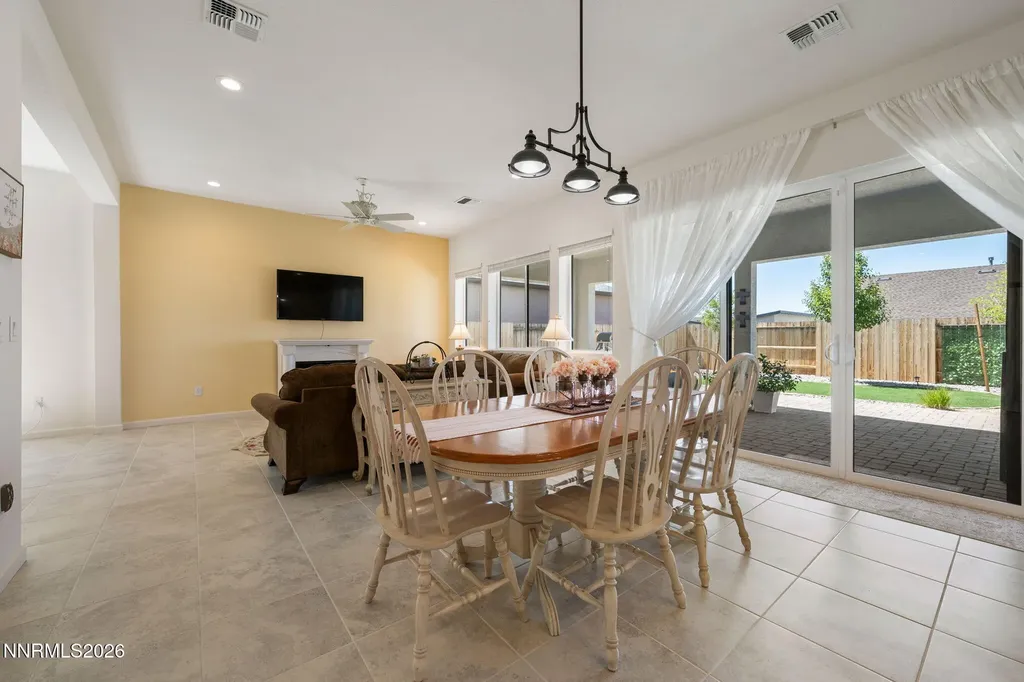 2233 Paint Horse Reno NV 89521
