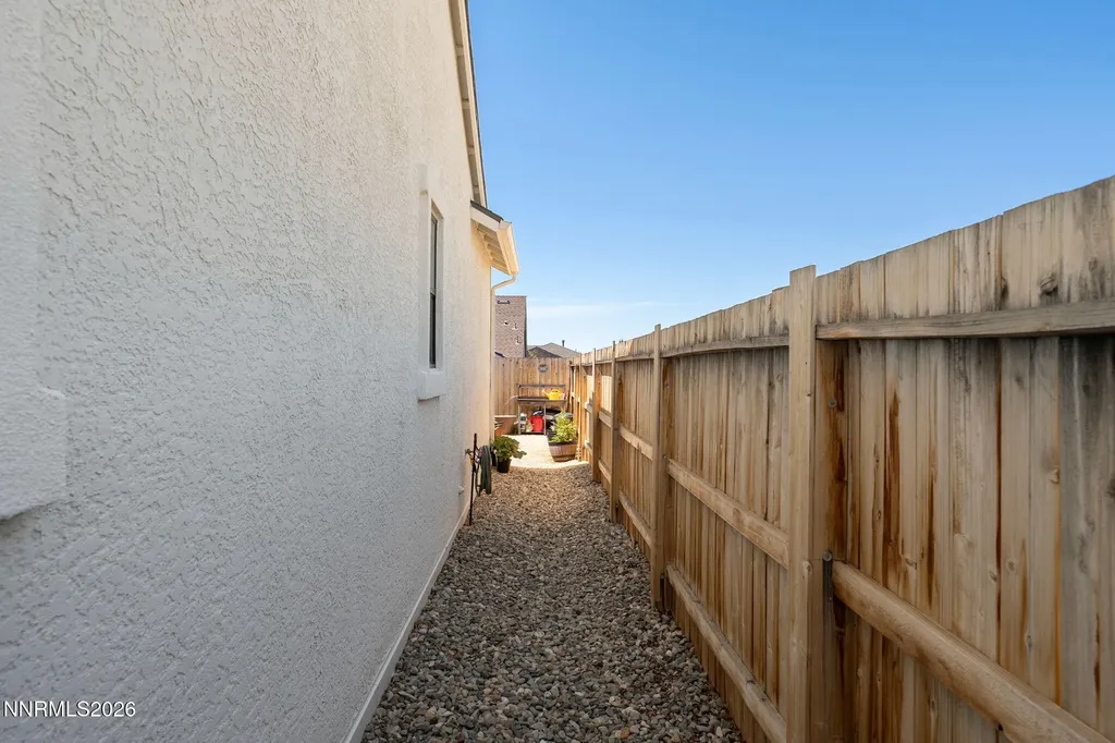 2233 Paint Horse Reno NV 89521