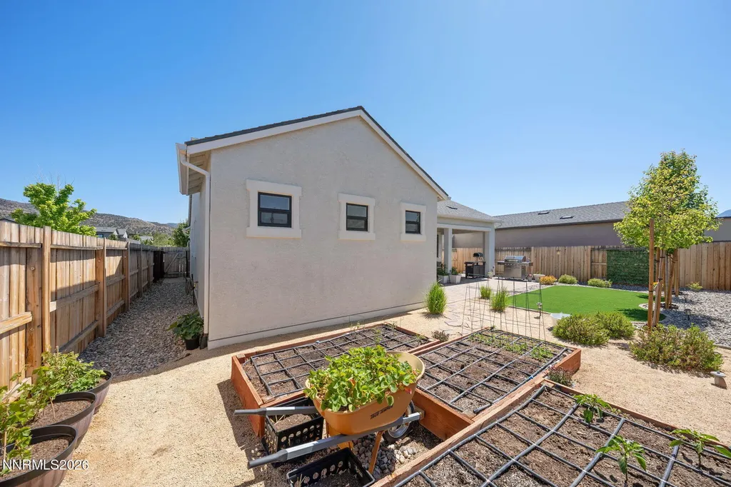 2233 Paint Horse Reno NV 89521