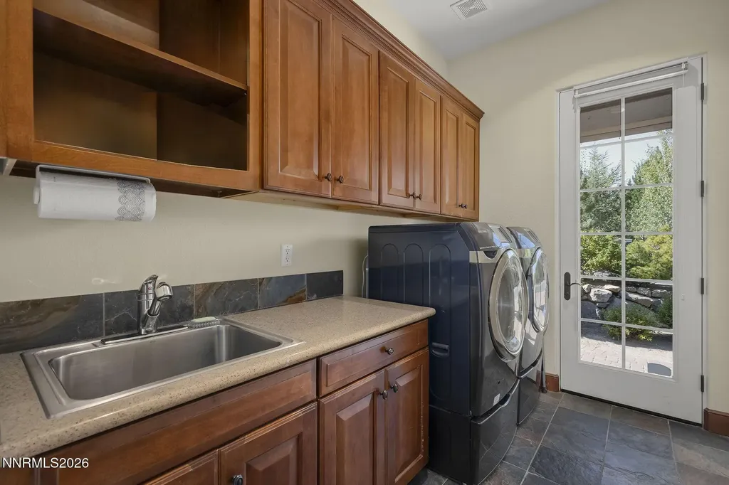 16885 Delacroix Reno NV 89511