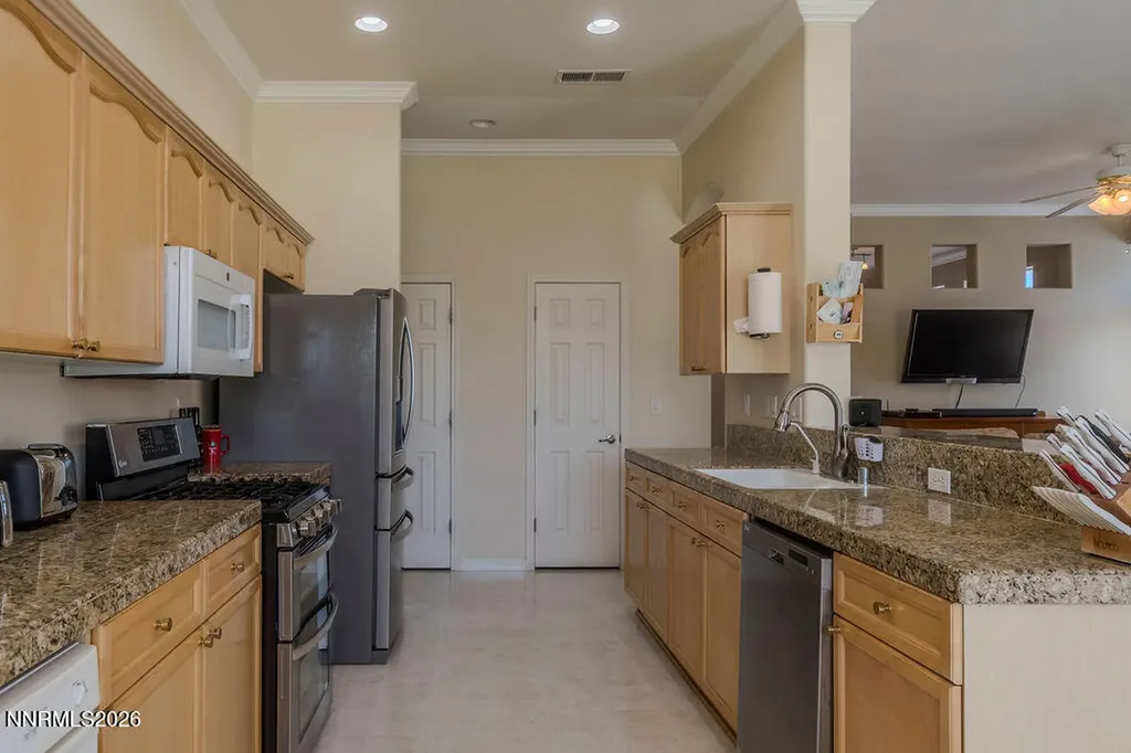 1513 Riverpark Dayton NV 89403